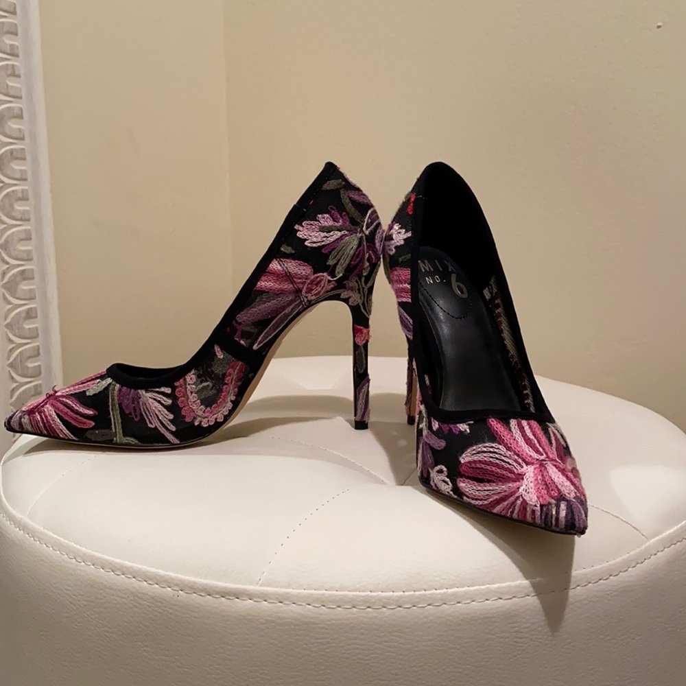 New with box Dignity Pump Black Floral Mesh Fabric
